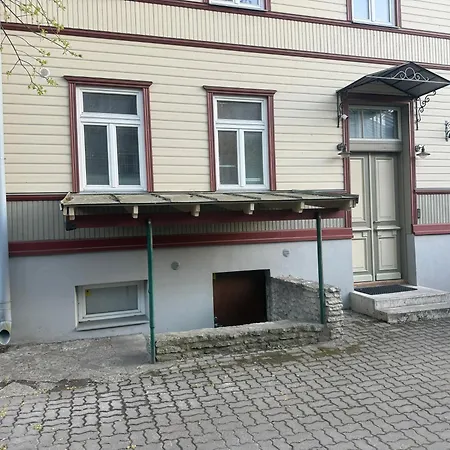 Kahekorruseline Saunaga Korter Kesklinnas شقة تالين